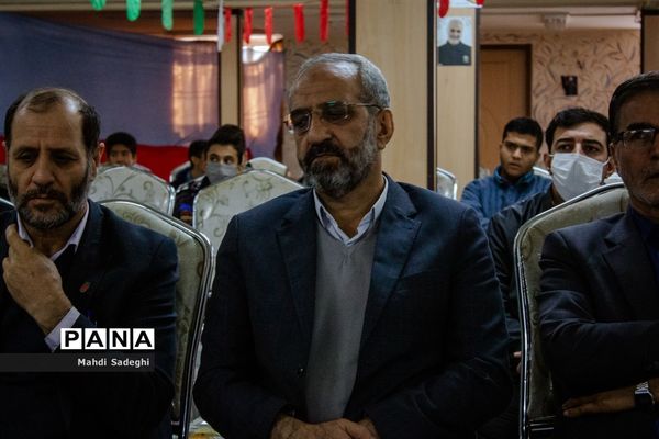 بزرگداشت شهدای دانش‌آموز در دبیرستان هاتف