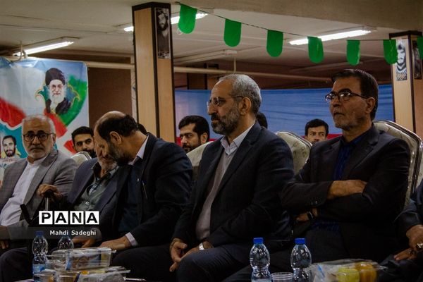 بزرگداشت شهدای دانش‌آموز در دبیرستان هاتف