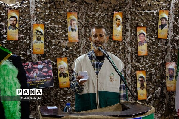 بزرگداشت شهدای دانش‌آموز در دبیرستان هاتف