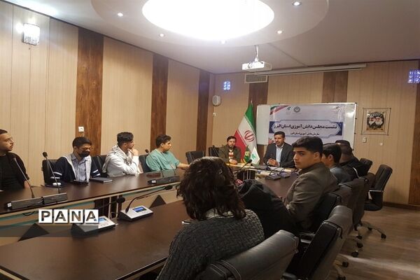 نشست اعضای منتخب مجلس دانش‌آموزی البرز