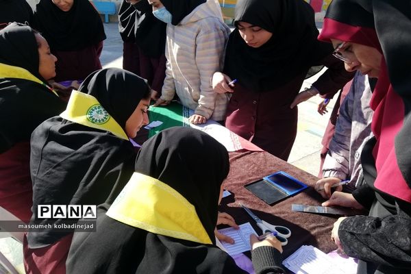 انتخابات شورای دانش‌آموزی در دبیرستان مائده گلوگاه