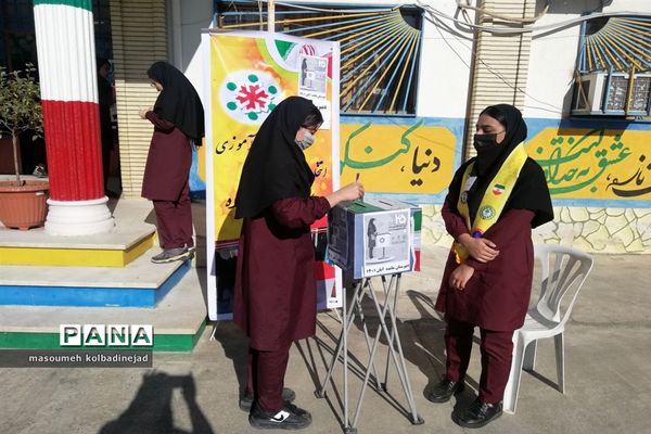 انتخابات شورای دانش‌آموزی در دبیرستان مائده گلوگاه