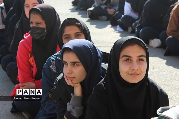 برگزاری انتخابات شورای دانش‌آموزی در بهارستان‌ ٢