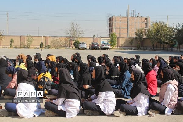 برگزاری انتخابات شورای دانش‌آموزی در بهارستان‌ ٢