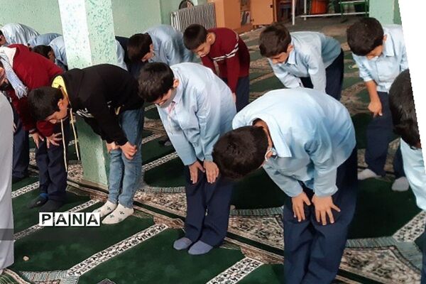 آموزش و برگزاری نماز جماعت در دبستان ارشاد رودهن
