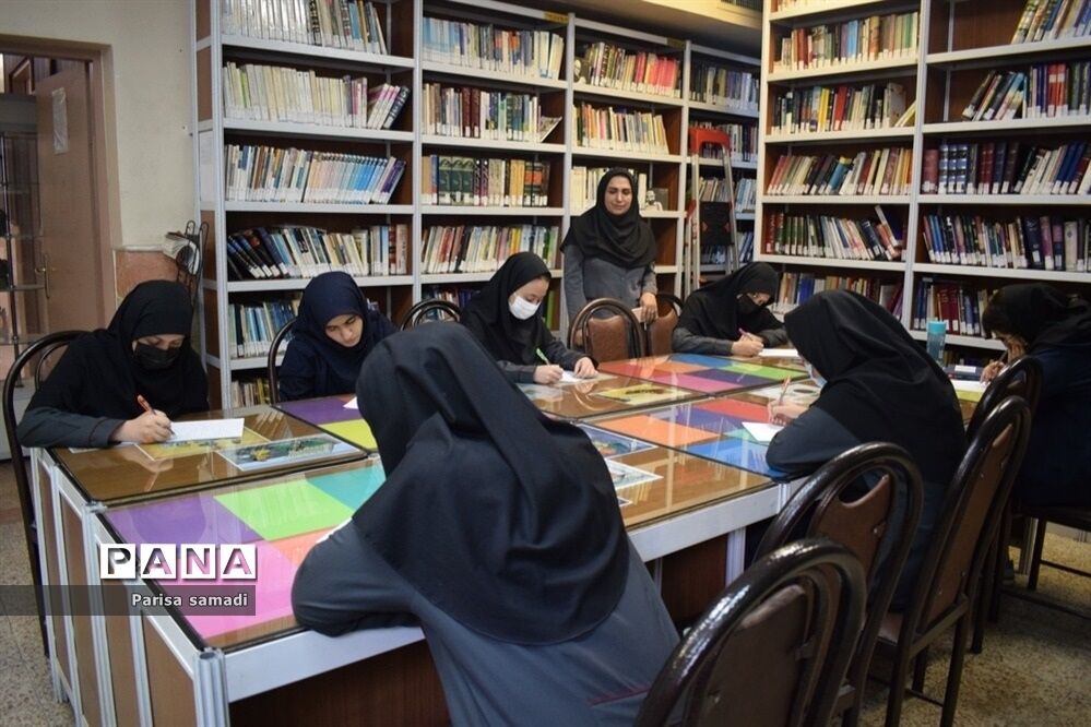 حال و هوای هفته کتاب و کتابخوانی در دبیرستان فرهنگ دختران منطقه ۱۳