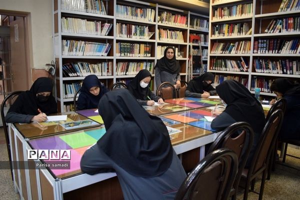 حال و هوای هفته کتاب و کتابخوانی در دبیرستان فرهنگ دختران منطقه ۱۳