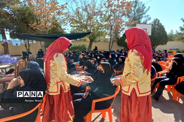 مراسم هفته کتاب و کتابخوانی در دبیرستان دخترانه شاهد هاجر، کاشمر
