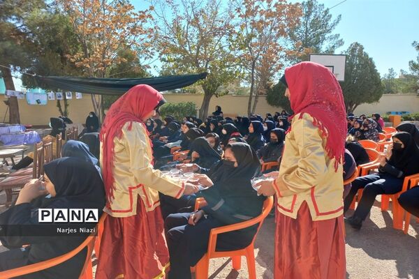 مراسم هفته کتاب و کتابخوانی در دبیرستان دخترانه شاهد هاجر، کاشمر