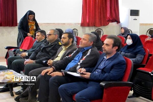 تقدیر از سرایداران مدارس شهرستان پردیس