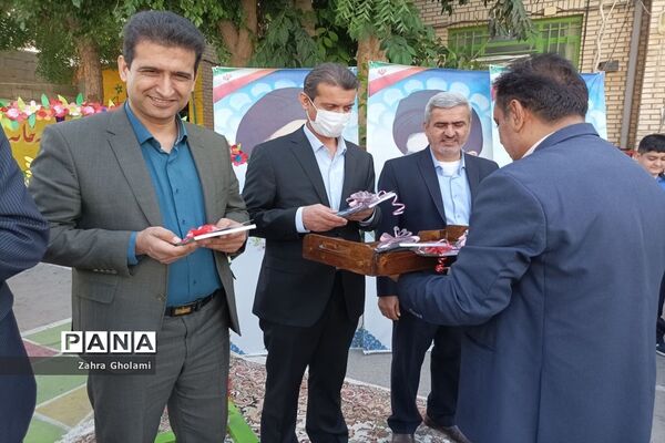 زنگ هفته کتاب و کتابخوانی در مدارس استان بوشهر نواخته شد