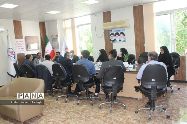 جلسه شورای برنامه‌ریزی اردوگاه‌های دانش‌آموزی استان بوشهر