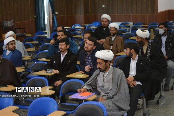 اولین جلسه توجیهی مربیان طرح امین و سرباز طلبه‌ها