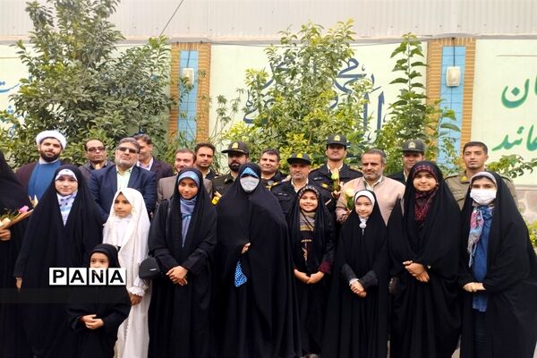 دیدار معتمدین و اعضای کانون فرهنگی هنری شهدا مسجد ترک آباد با کارکنان کلانتری ۱۳ علوی کاشان