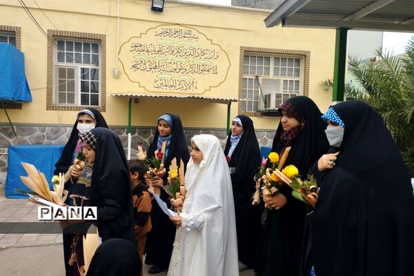 دیدار معتمدین و اعضای کانون فرهنگی هنری شهدا مسجد ترک آباد با کارکنان کلانتری ۱۳ علوی کاشان