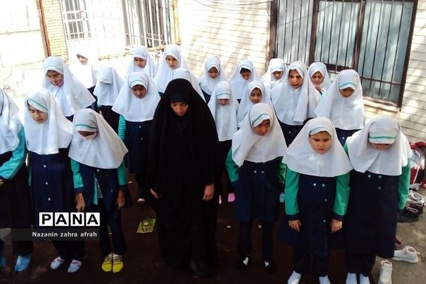 آموزش آداب نماز و برگزاری آن در مدرسه ابتدایی سما ۲ رودهن