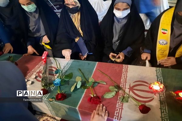 تجدید میثاق دانش‌آموزان مدرسه پاینده ناحیه یک اهواز با آرمان‌های شهدا