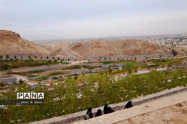 اردوی دانش‌آموزان شاهد رضویان قم در باغ پرندگان