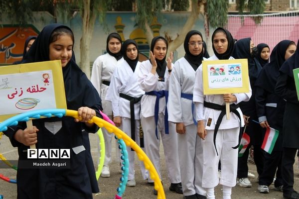 برگزاری المپیاد ورزشی درون مدرسه‌ای در دبیرستان شهید‌خدابخشی قم