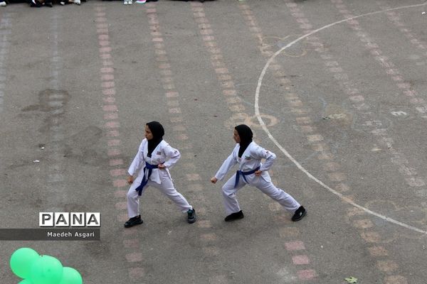 برگزاری المپیاد ورزشی درون مدرسه‌ای در دبیرستان شهید‌خدابخشی قم