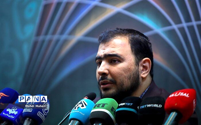آذرپندار: نمی‌گذاریم کسی به‌دلیل کمبود امکانات از فیلم‌سازی جا بماند