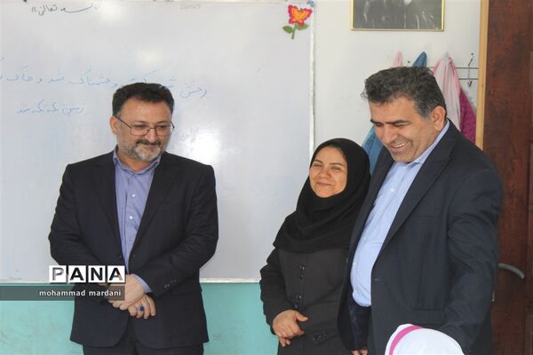 حضور سرزده نماینده مجلس شورای اسلامی از مدارس ناحیه دو ساری