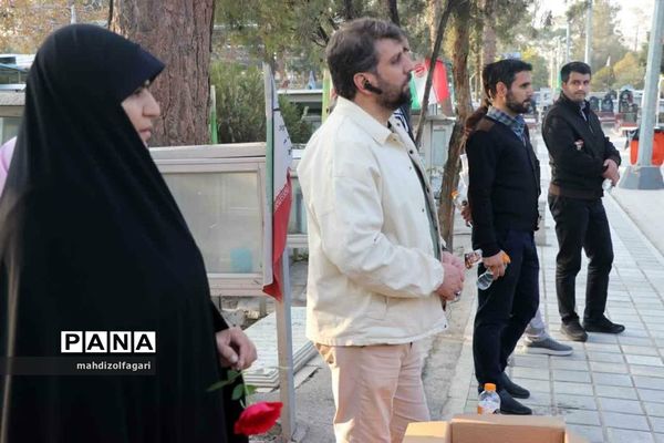 مراسم غبارروبی مزار شهدای بسیج فرهنگیان ناحیه دو شهرری