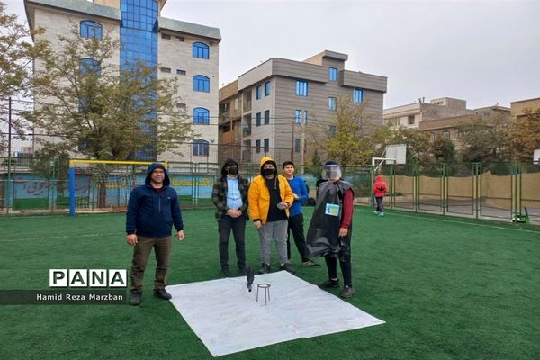 برگزاری جشنواره پرتاپ موشک در آموزشگاه شهید‌کاظمی اسلامشهر