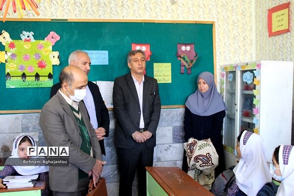 افتتاح کتابخانه کلاسی با عنوان «یار مهربان» در زنجان