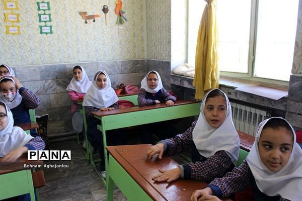 افتتاح کتابخانه کلاسی با عنوان «یار مهربان» در زنجان