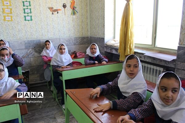 افتتاح کتابخانه کلاسی با عنوان «یار مهربان» در زنجان
