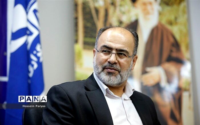 نسل جدید با ایده‌های متعالی و فکر جدید همراه انقلاب هستند