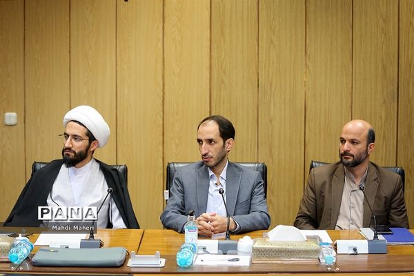 آیین تفاهم‌نامه بین وزارت آموزش و پرورش و پژوهشگاه رویان