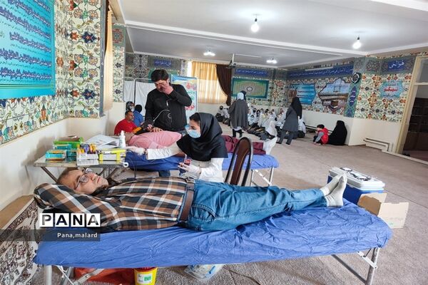 برپایی پایگاه انتقال خون در دبستان مزرعه صفادشت