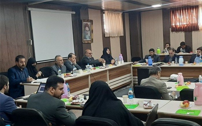 مدارس غیردولتی متعهدانه و مسئولانه در حال خدمت‌رسانی به مردم هستند