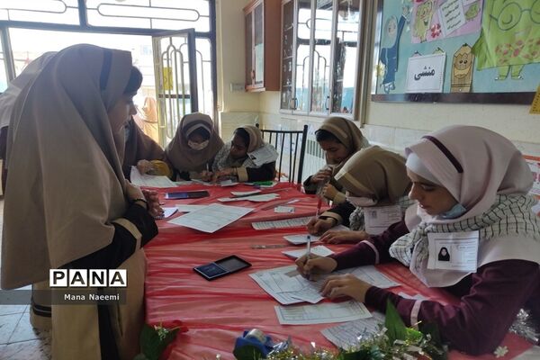 انتخابات شورای دانش‌آموزی در دبستان مرحمت صائب کاشمر