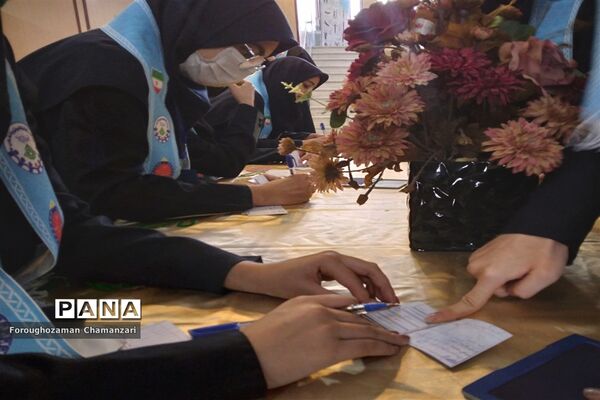 برگزاری بیست و پنجمین دوره انتخابات شورای دانش‌آموزی در دبیرستان نمونه مهشید مصلی نژاد ناحیه ۶