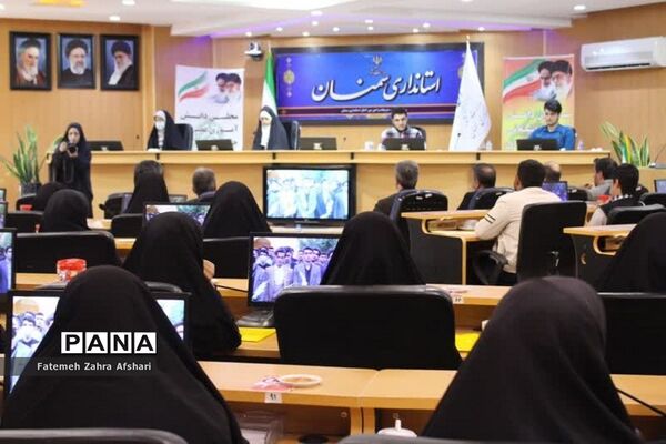 نشست هم‌اندیشی مجلس دانش‌آموزی استان سمنان -1