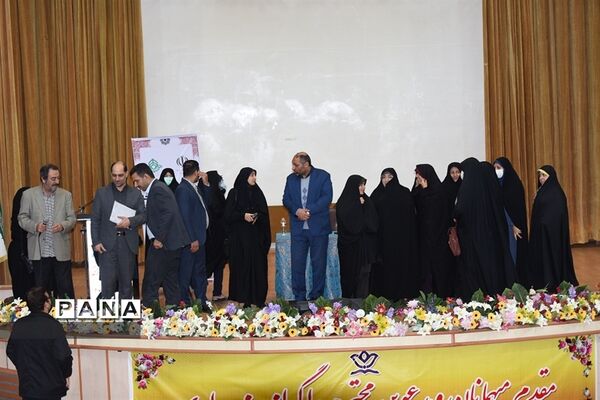 برگزاری کارگاه آموزشی فعالیت‌های گفت‌وگو محور در البرز