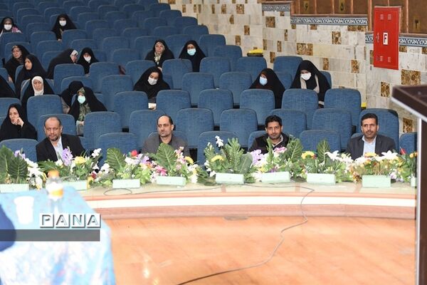برگزاری کارگاه آموزشی فعالیت‌های گفت‌وگو محور در البرز