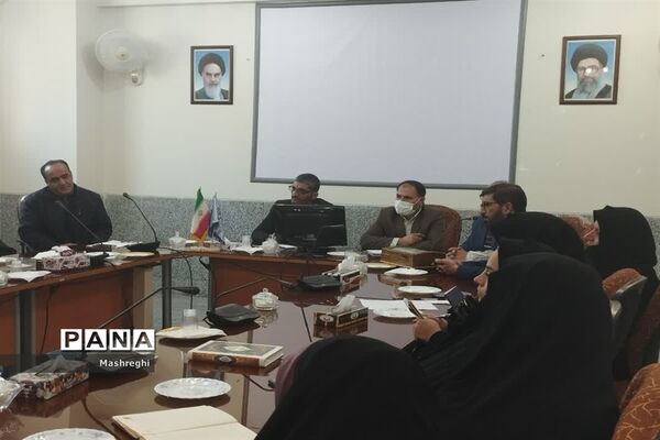 جلسه هم‌اندیشی مربیان عضو سازمان دانش‌آموزی کاشان با مدیر سازمان دانش‌آموزی استان اصفهان