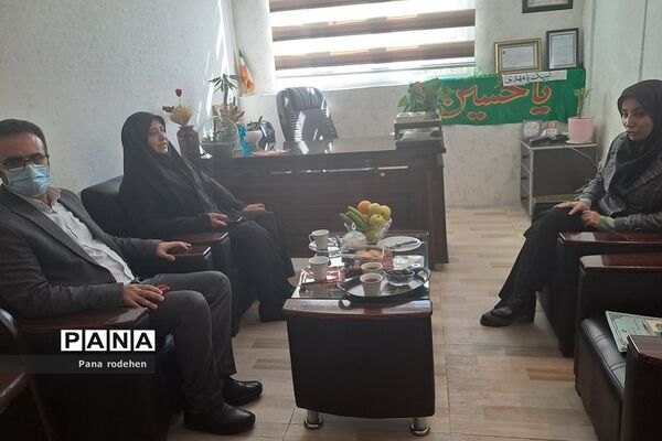 تقدیر از گروه نقاشی همگانی مدرسه نوین‌آفرین رودهن