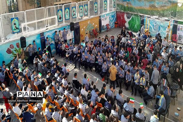 آیین نمادین انتخابات شورای دانش‌آموزی ناحیه ۳ مشهد