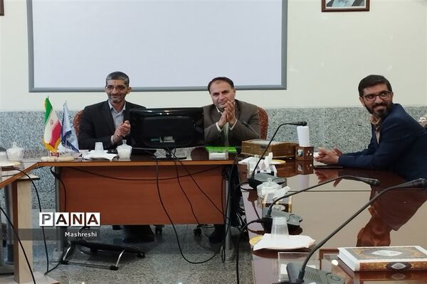 نشست صمیمی مدیر سازمان دانش‌آموزی استان اصفهان با خبرنگاران پانا کاشان