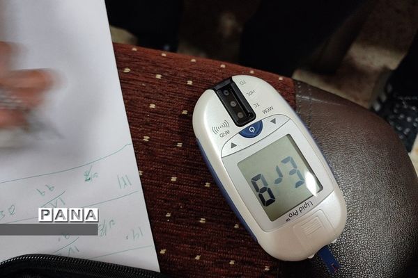 تست قند خون فرهنگیان مرکز استعدادهای درخشان شهیدبهشتی رودهن