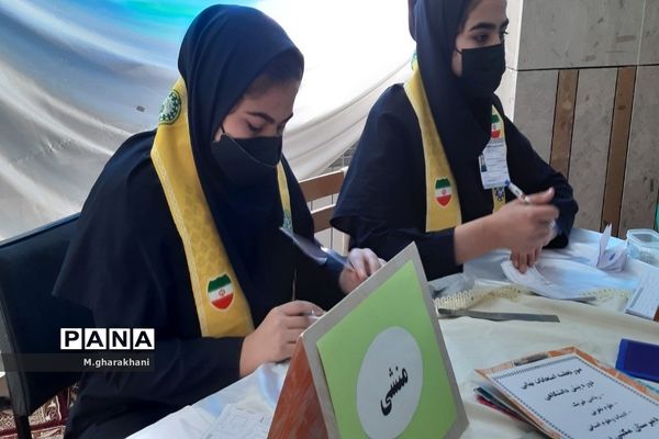 برگزاری انتخابات شورای دانش‌آموزی دبیرستان مکتبی