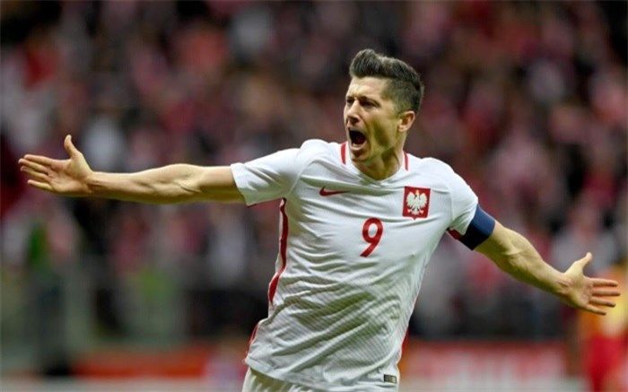 عقاب‌ها با لواندوفسکی پرواز می‌کنند