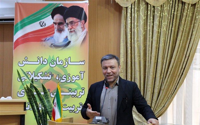 مجلس دانش‌آموزی زبان گویای نسل جوان و نوجوان است