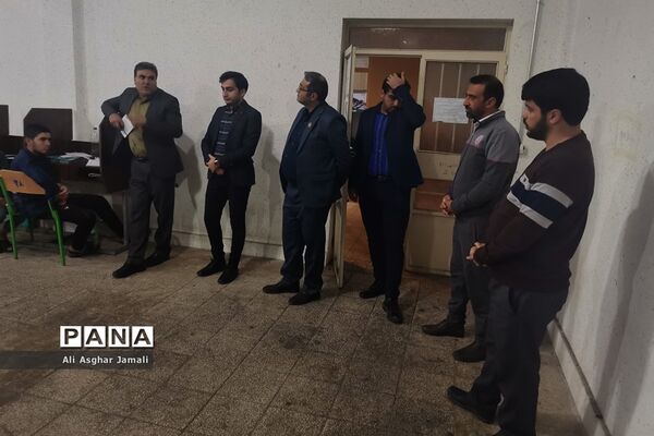 بازدید رئیس و معاونان سازمان دانش‌آموزی فارس از مدرسه شبانه‌روزی عشایری شهید بهشتی در شیراز