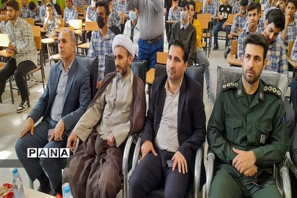 مراسم یادواره شهدا به‌مناسبت هفته بسیج در مدارس امیدیه